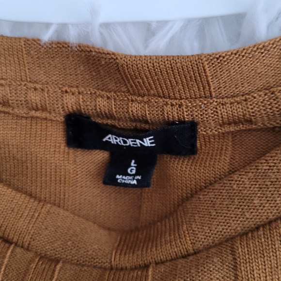 Ardene cropped top in caramel color size large - Picture 5 of 5